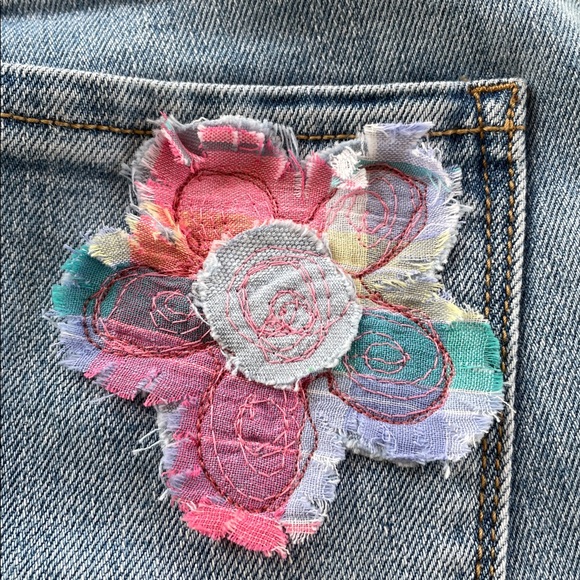 Upcycled Embellished Cropped Flare Light Wash Jeans Boho Scrappy Fabric Flowers - Picture 6 of 16